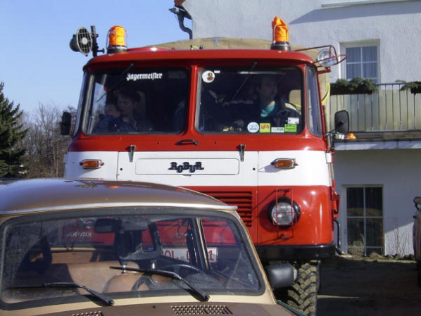 Knopf am Steuer der Feuerwehr.