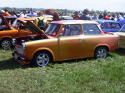 Der Lack schimmert in allen Farben.